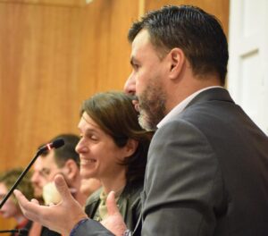 José Aix (C,s) intervinindo en un pleno