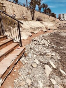 Escalera acceso a Punta Prima