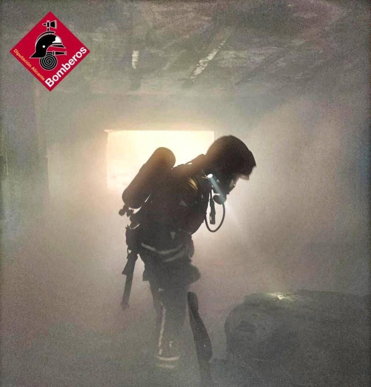 Extincion de incendio en Orihuela Costa