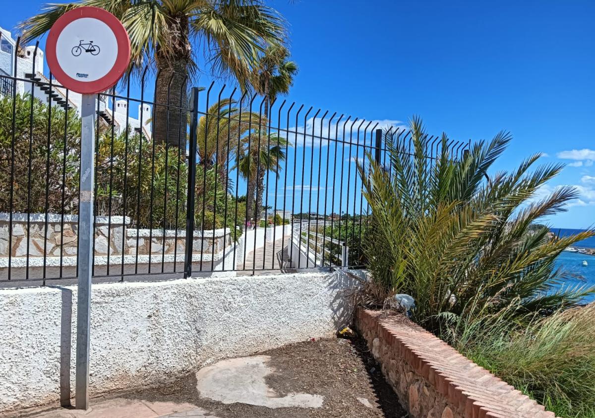 Paso de la caleta a Cabo Roig