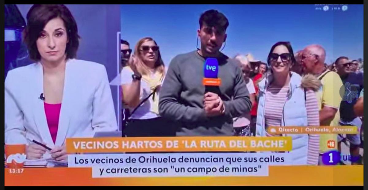 La cara de la presentadora al ver los baches de Orihuela Costa es elocuente