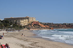 El mar impide el paso de Aguamarina a La Glea