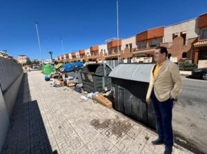 Las redes se ceban con el concejal de la costa