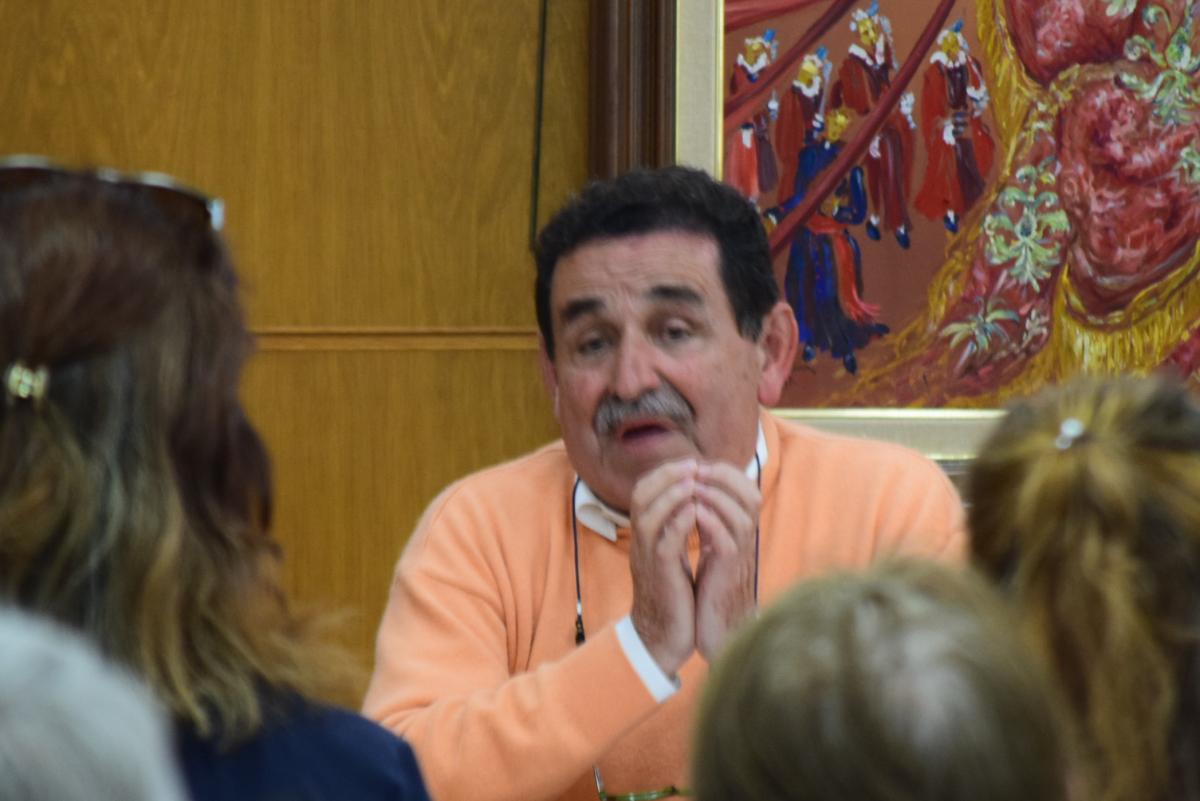 Mestre defiende gestión municipal ante los vecinos