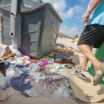 PAGAMUS TASAM – (A vueltas con la tasa de basura – Rubbish fee controversy)