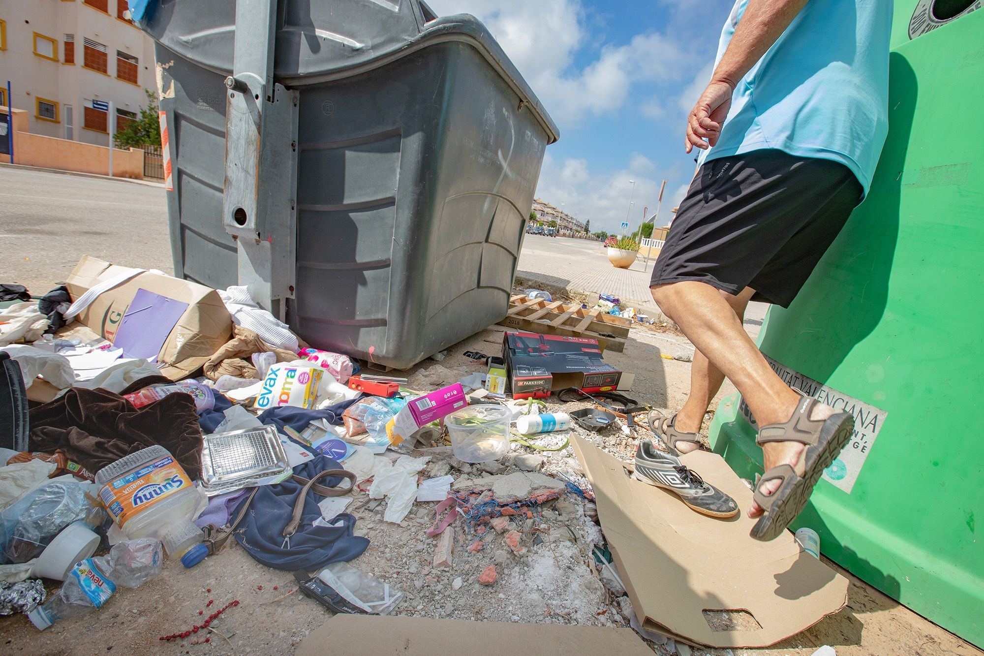 Foto basura RR.SS Aix